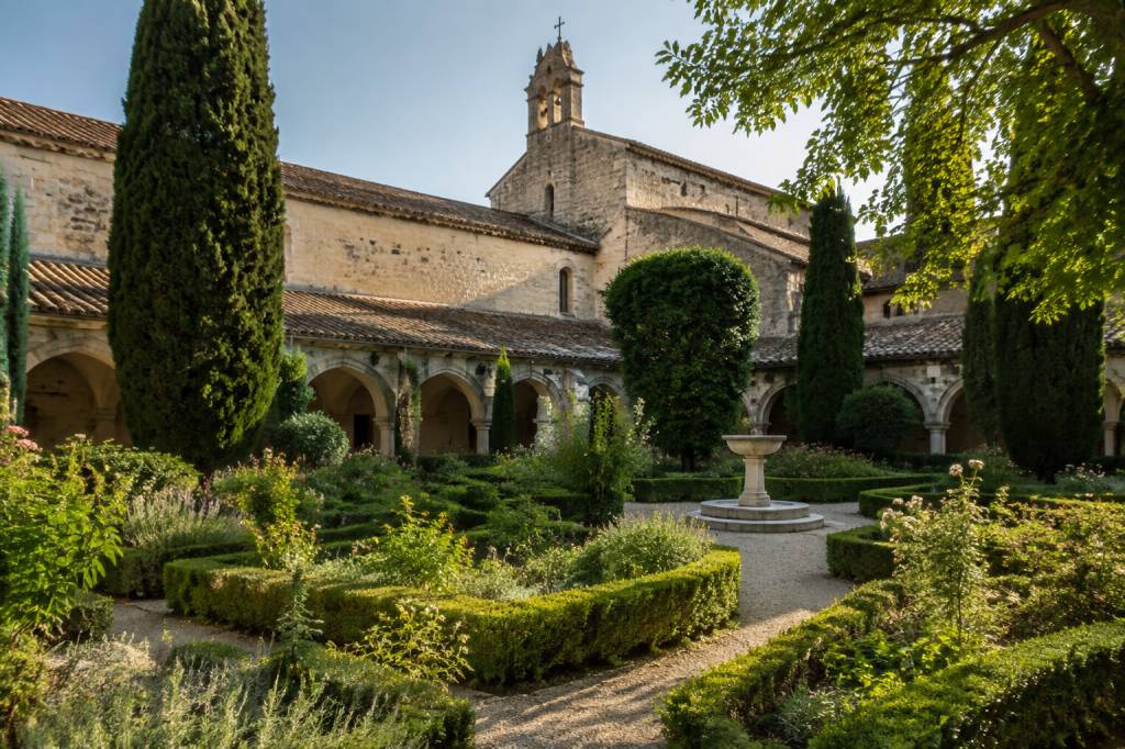 Jardins monastiques : les plus beaux lieux de sérénité à découvrir en Europe