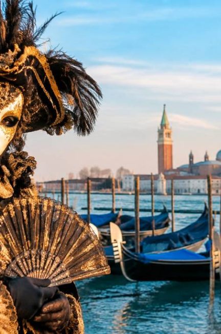 Origine du carnaval de Venise : histoire et traditions de la fête vénitienne
